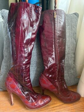 Gil Carvalho Burgundy Patent leather stiletto boots with Metallic Gold Interior